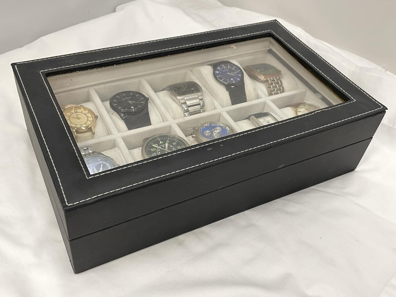 TWELVE VARIOUS WATCHES IN A PRESENTATION BOX TO INLCUDE TWO SKAGEN, A JAGUAR, DKNY ETC - Image 10 of 10