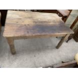 A VICTORIAN PINE SCRUB TOP KITCHEN TABLE ON TURNED LEGS, 54X36"