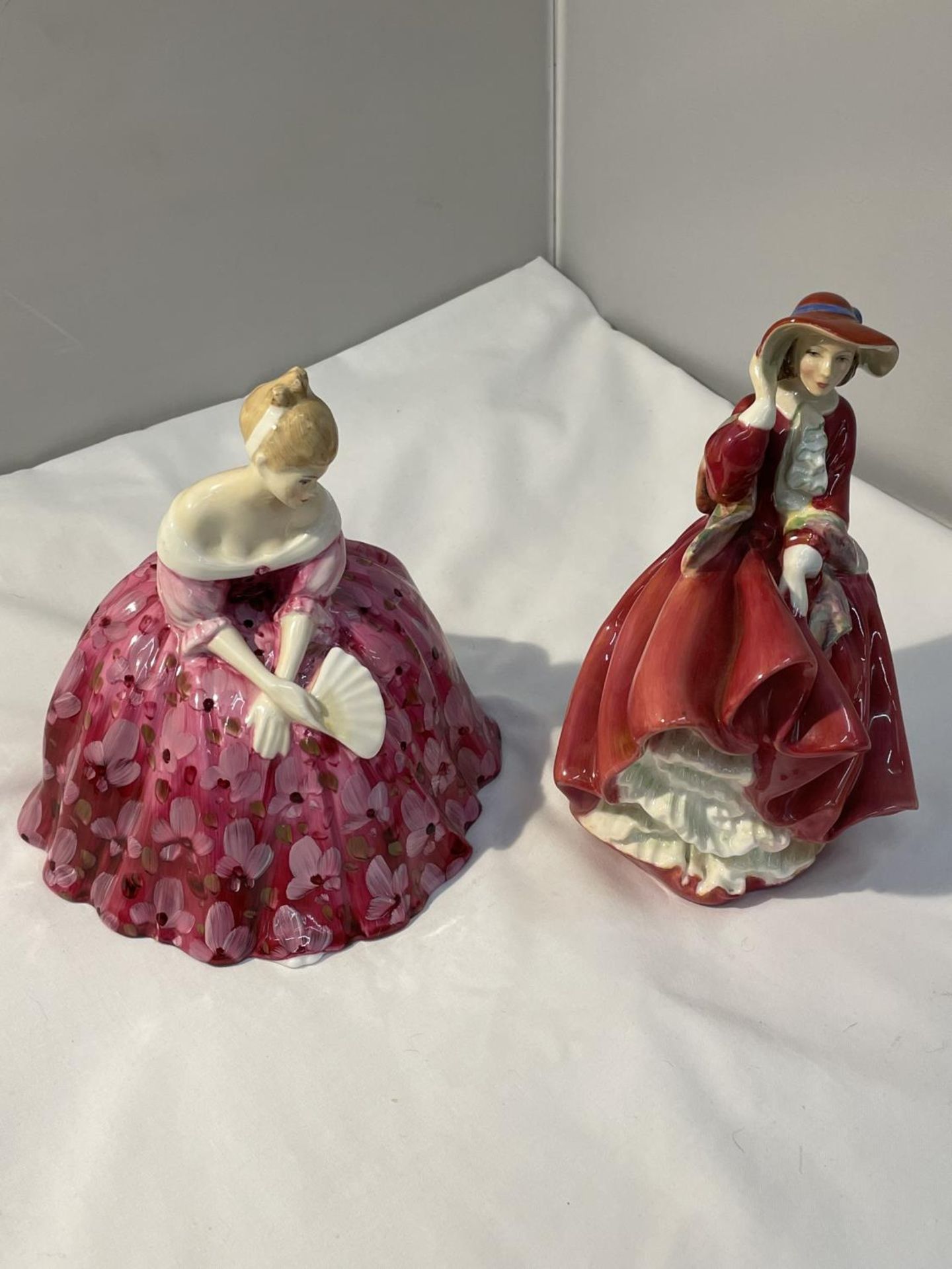 TWO ROYAL DOULTON FIGURES TO INCLUDE SUMMER HN2471 (SECOND) AND TOP OF THE HILL HN1834
