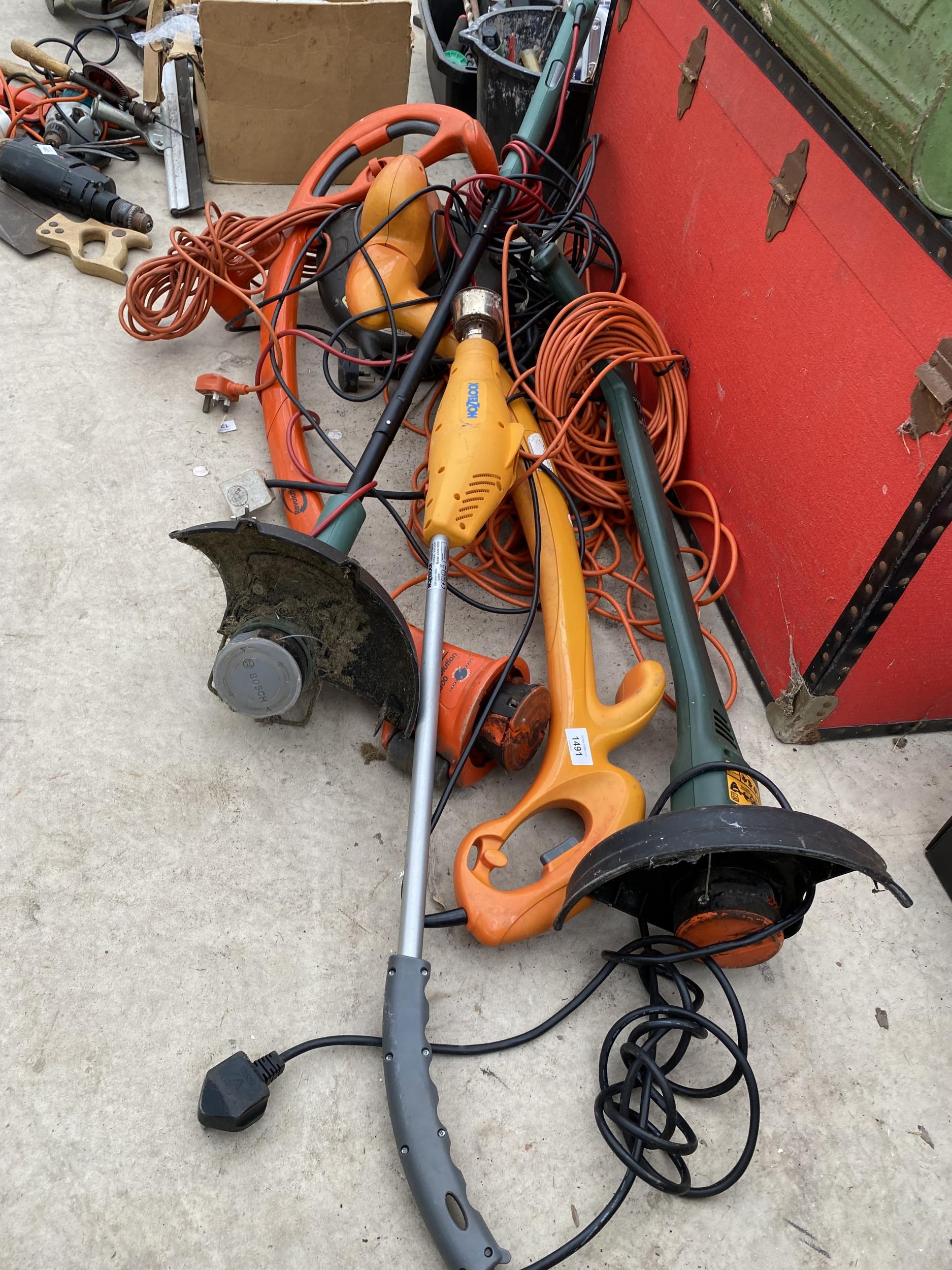 AN ASSORTMENT OF ELECTRIC GARDEN TOOLS TO INCLUDE GRASS TRIMMERS ETC - Image 2 of 2