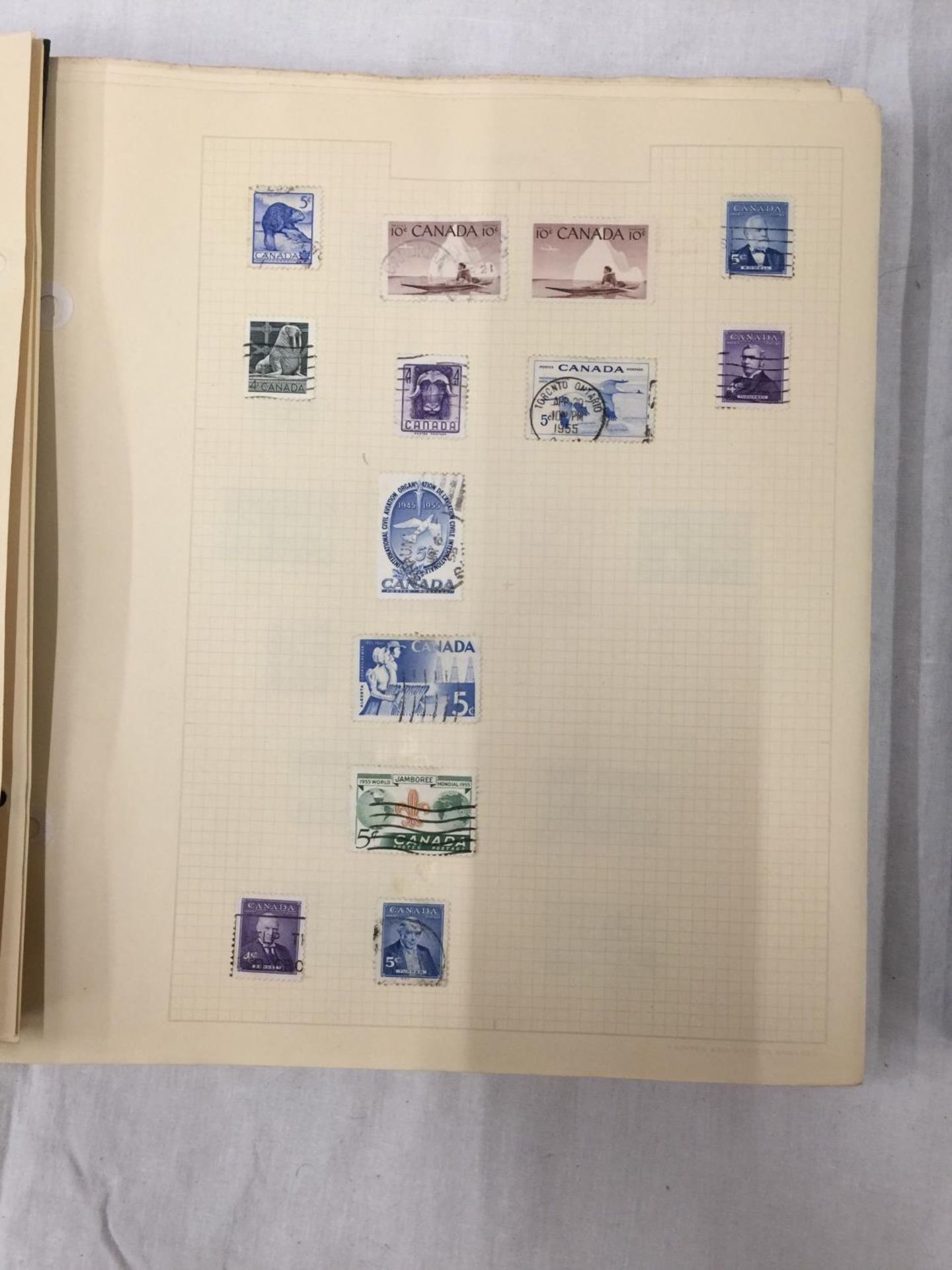 A COLLECTION OF BRITISH COMMONWEALTH STAMPS IN TWO VOLUMES FROM CANADA TO ZANZIBAR - Image 3 of 6