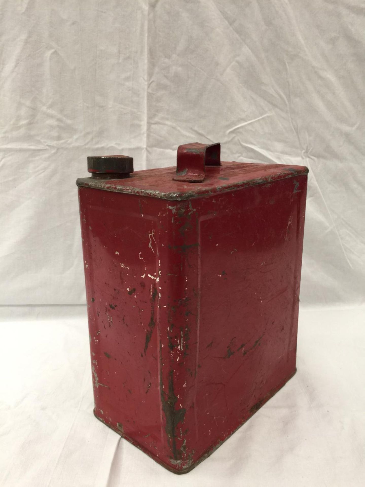 A VINTAGE RED PETROL CAN - Image 2 of 3