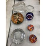 SEVEN VARIOUS PAPERWEIGHTS TO INCLUDE MILLEFIORI STYLE, ETC, SOME A/F