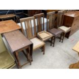 FOUR MID 20TH CENTURY OAK DINING CHAIRS AND A GATELEG DINING TABLE