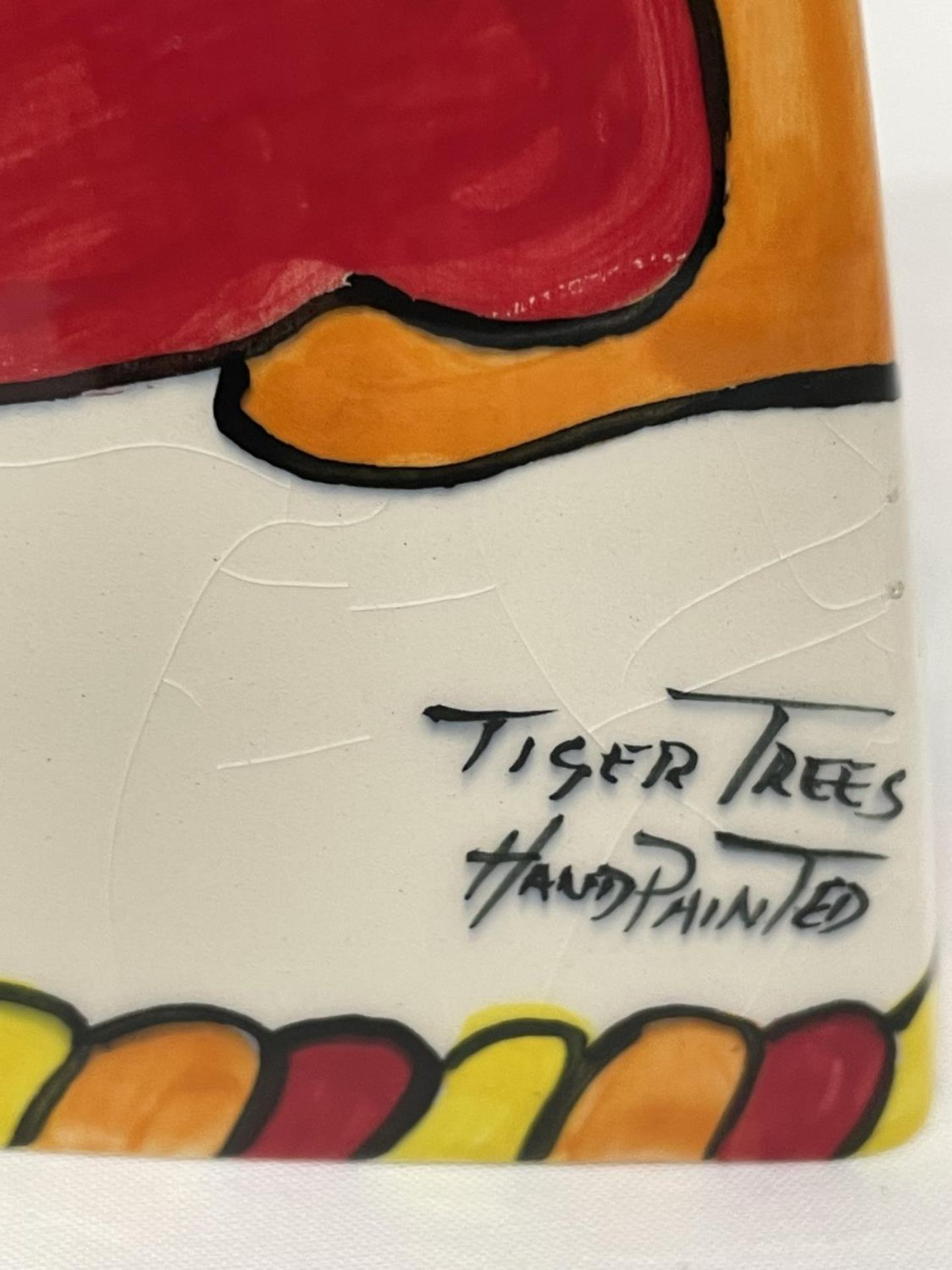 A HANDPAINTED IN STAFFORDSHIRE SUGAR SIFTER TIGER TREES DESIGN IN THE SHAPE OF A PYRAMID - Image 5 of 5