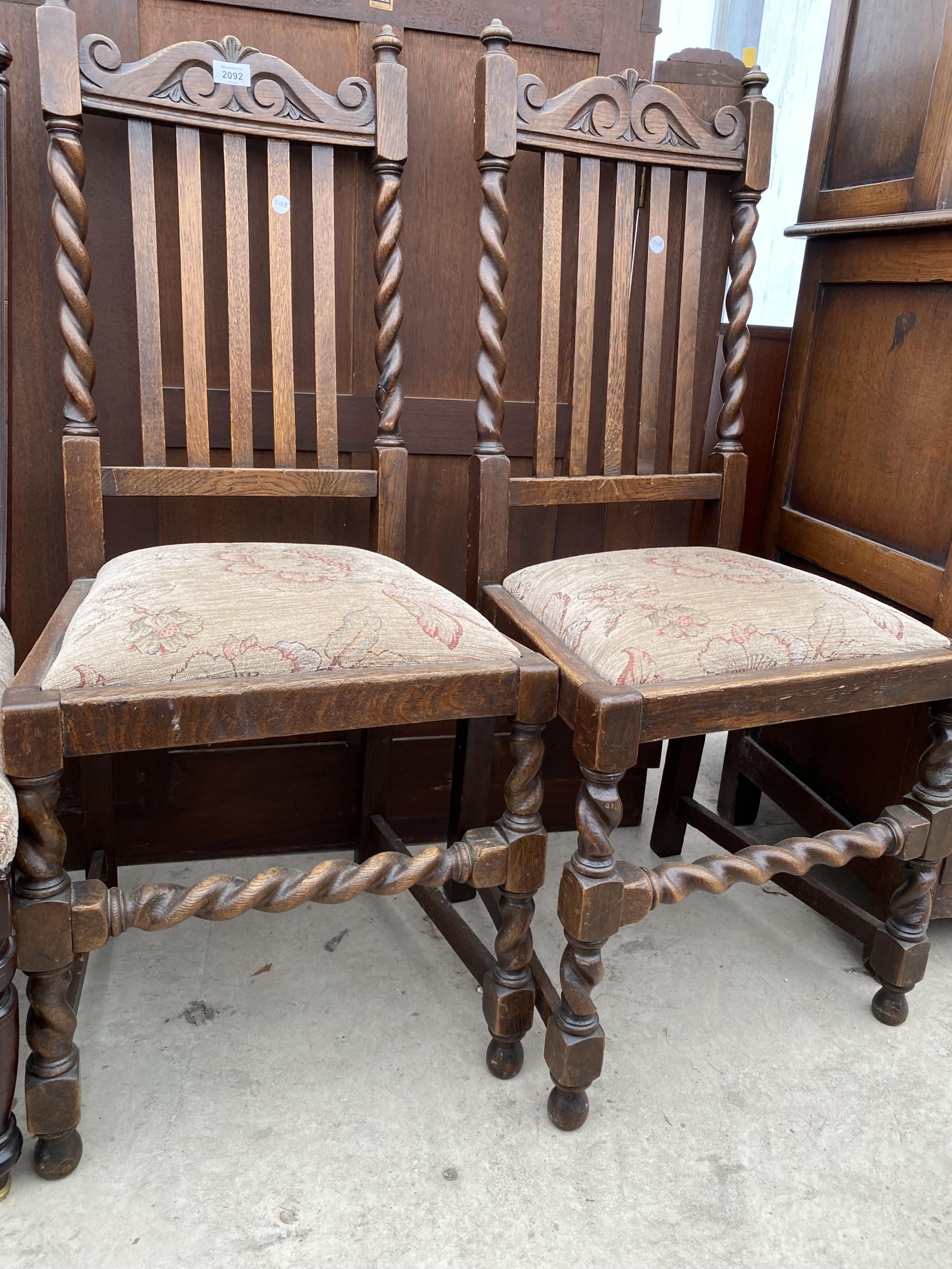 A PAIR OF EARLY 20TH CENTURY OAK BARLEYTWIST DINING CHAIRS - Image 2 of 2