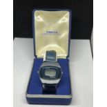 A BOXED TIMEX Q MENS MICRO COMPUTER QUARTZ WATCH (NEEDS BATTERY)