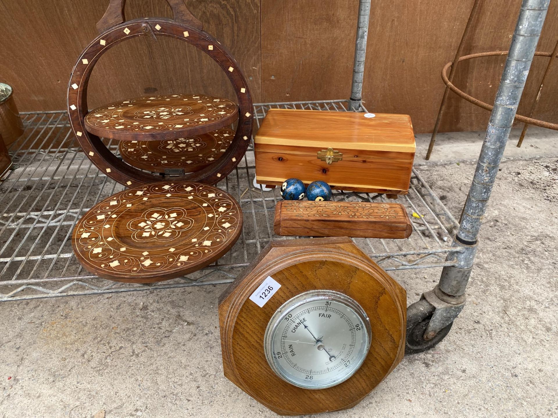 AN ASSORTMENT OF TREEN ITEMS TO INCLUDE A CAKE STAND, A JEWELLERY BOX AND A BAROMETER ETC
