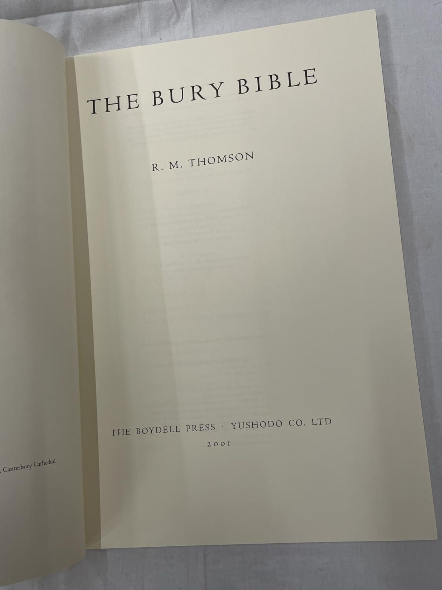 A FIRST EDITION BURY BIBLE BY R M THOMPSON PUBLISHED BY THE BOYDELL PRESS YUSHODO CO. LTD 2001 - Image 4 of 5