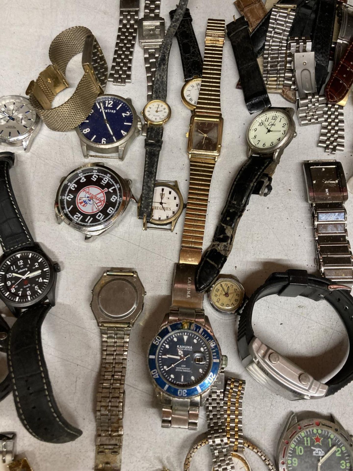 A QUANTITY OF VARIOUS WRISTWATCHES, FACES AND STRAPS TO INCLUDE LIMIT, ETC - Image 3 of 3