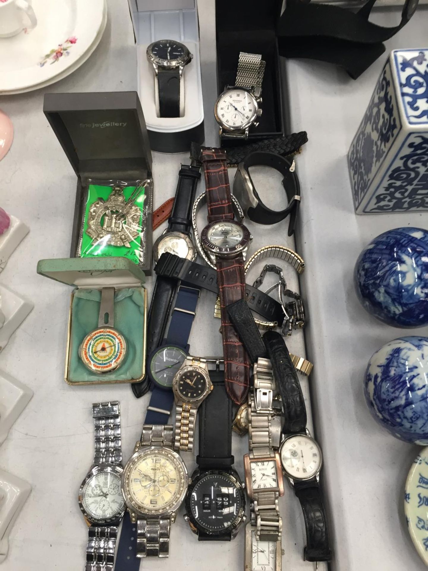 A COLLECTION OF WRISTWATCHES, SOME BOXED, TO INCLUDE SEKONDA, LORUS, SLAZENGER, ETC, PLUS A BOXED