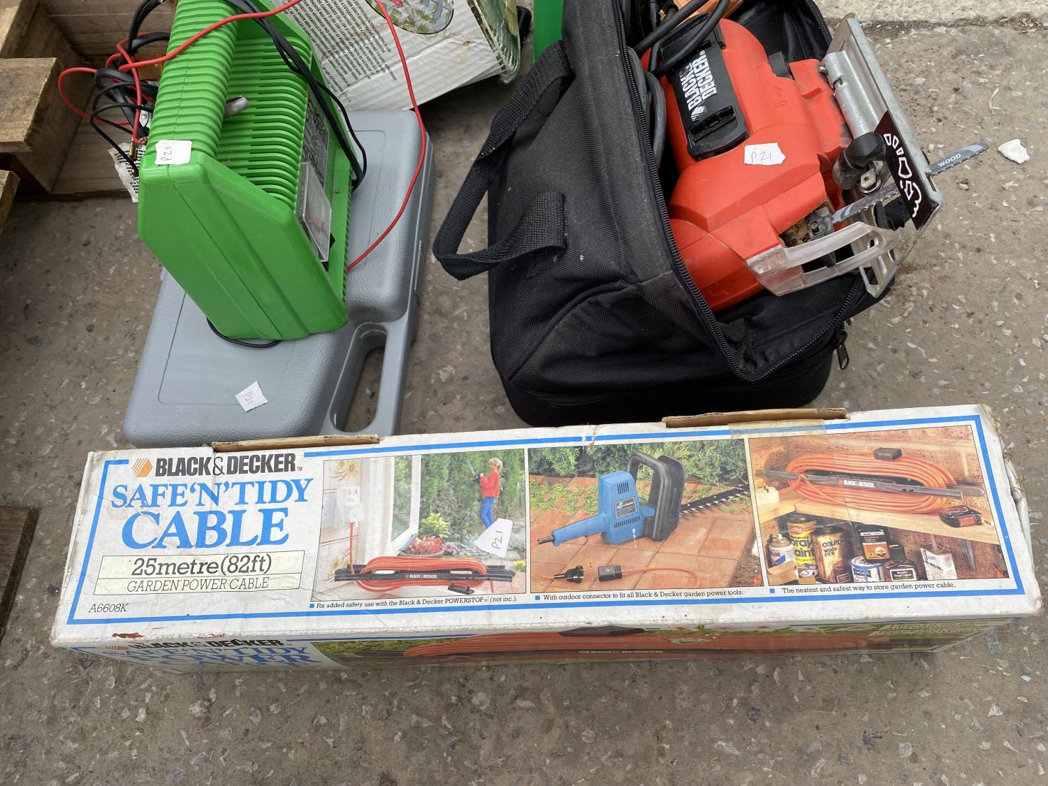 AN ASSORTMENT OF TOOLS TO INCLUDE A BLACK AND DECKER JIGSAW, A BATTERY CHARGER AND A HEDGE TRIMMER - Image 3 of 8