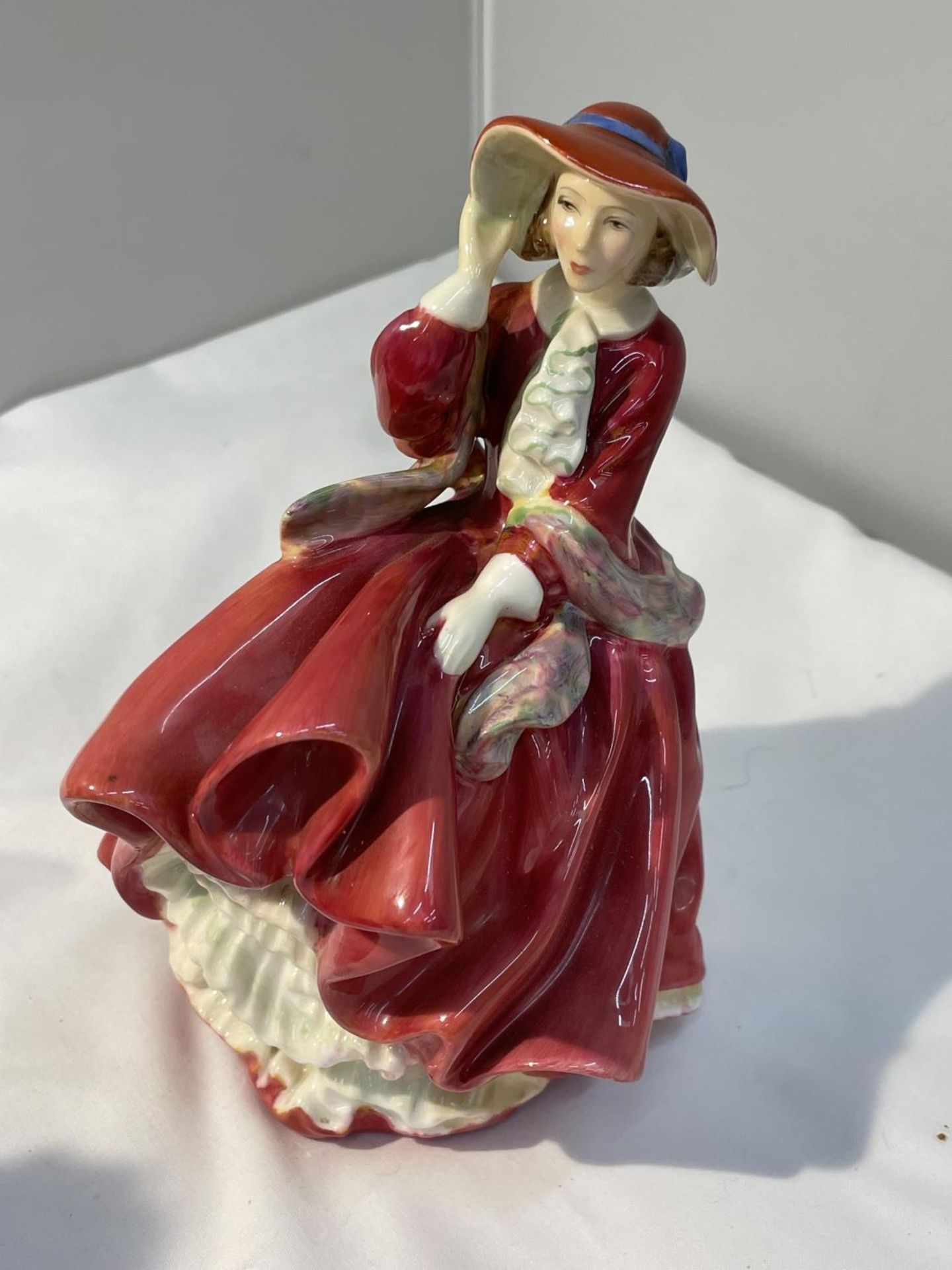 TWO ROYAL DOULTON FIGURES TO INCLUDE SUMMER HN2471 (SECOND) AND TOP OF THE HILL HN1834 - Image 2 of 7