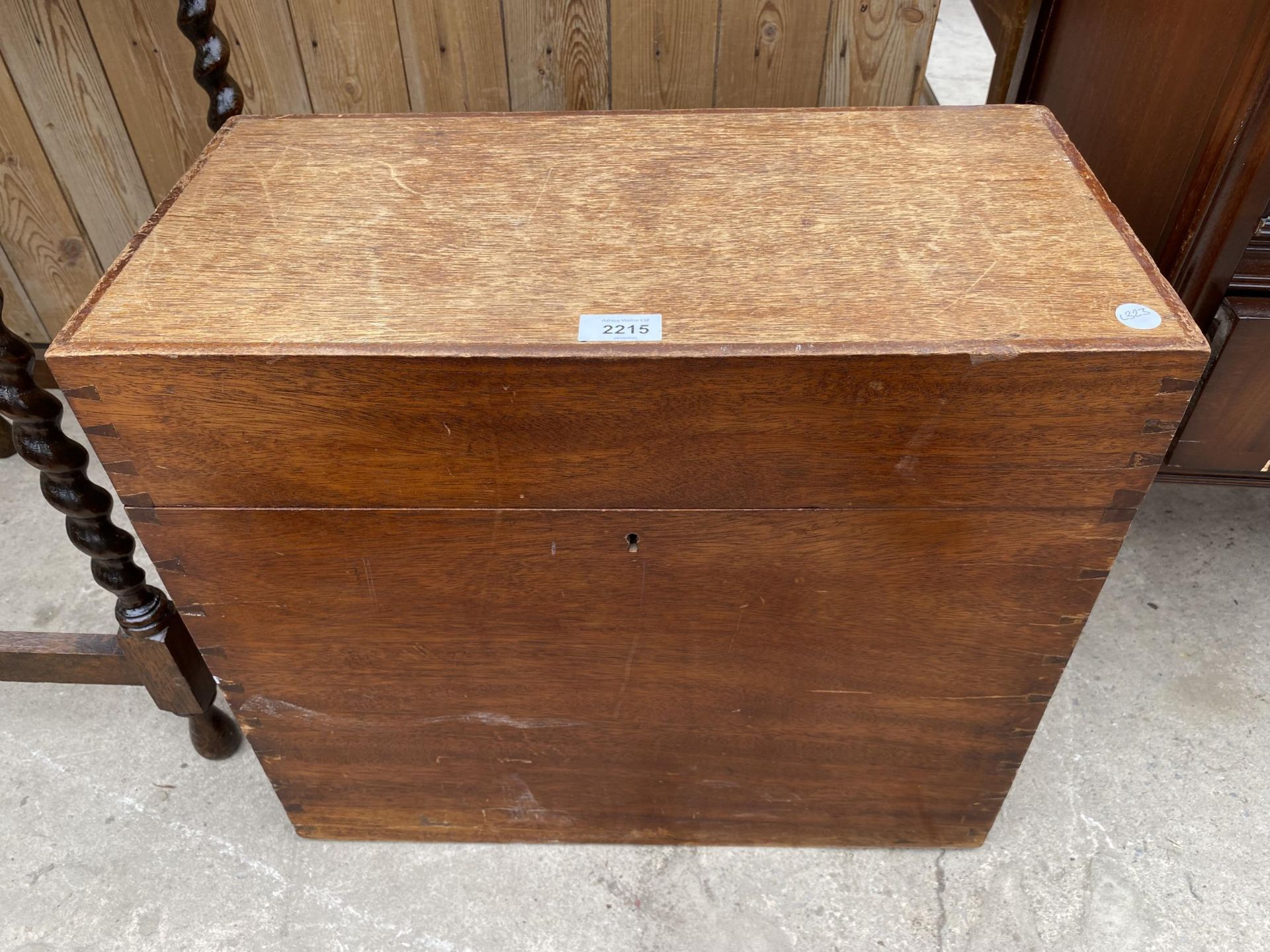 A 19TH CENTURY MAHOGANY STORAGE BOX, 20.5" WIDE
