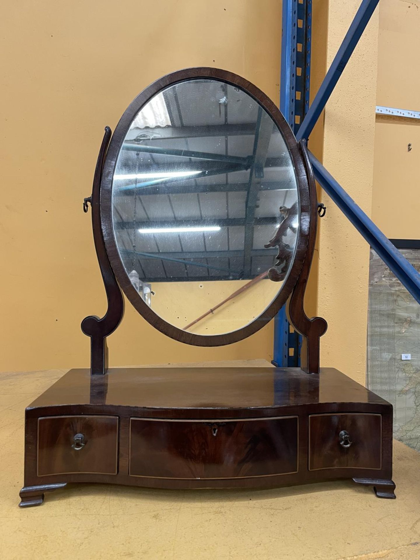 A MAHOGANY OVAL DRESSING TABLE MIRROR WITH A SERPENTINE BOW FRONT CONTAINING ONE LONG AND TWO - Image 3 of 3