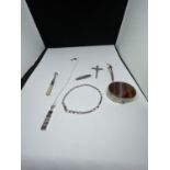 VARIOUS ITEMS OF SILVER TO INCLUDE A BRACELET, TIE PIN, PILL BOX, NECKLACE ETC