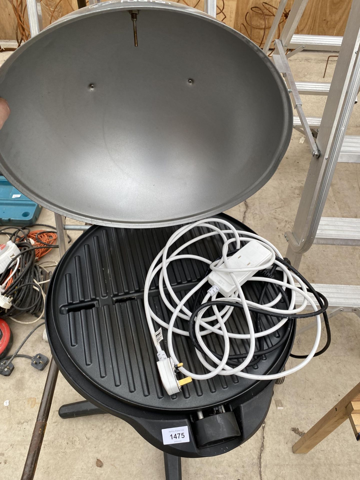 A GEORGE FORMAN ELECTRIC BBQ/GRILL - Image 2 of 5