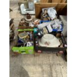 AN ASSORTMENT OF HOUSEHOLD CLEARANCE ITEMS TO INCLUDE CERAMICS AND GLASS WARE