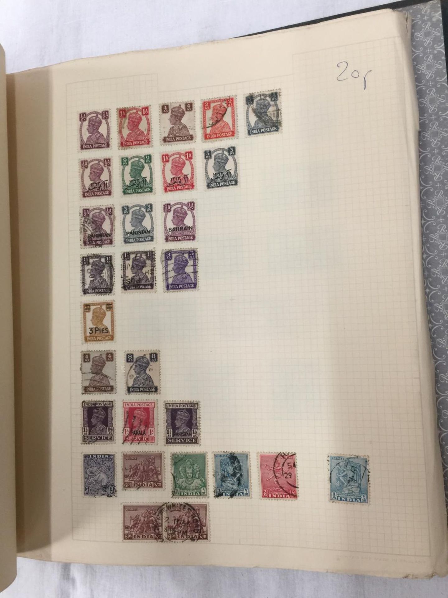 A COLLECTION OF BRITISH COMMONWEALTH STAMPS IN TWO VOLUMES FROM CANADA TO ZANZIBAR - Image 5 of 6