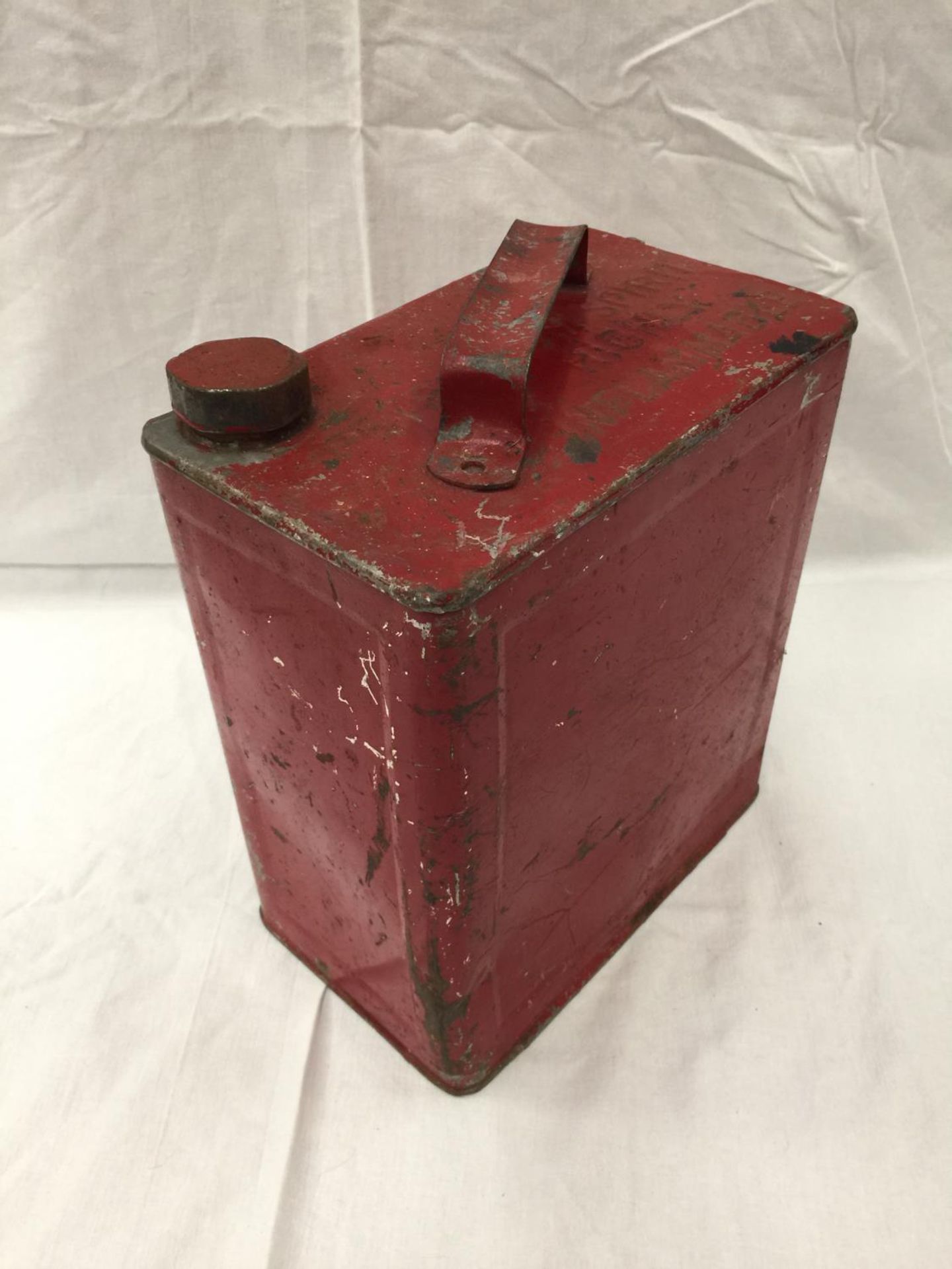 A VINTAGE RED PETROL CAN - Image 3 of 3