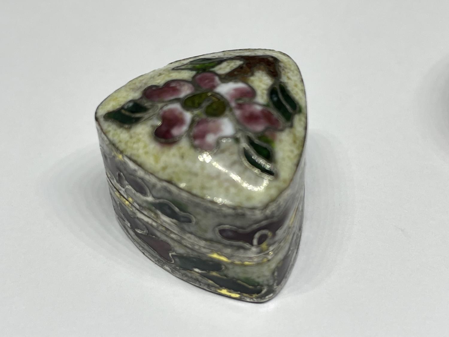 TWO ENAMEL PILL BOXES TO INCLUDE A HEART SHAPED - Image 3 of 3