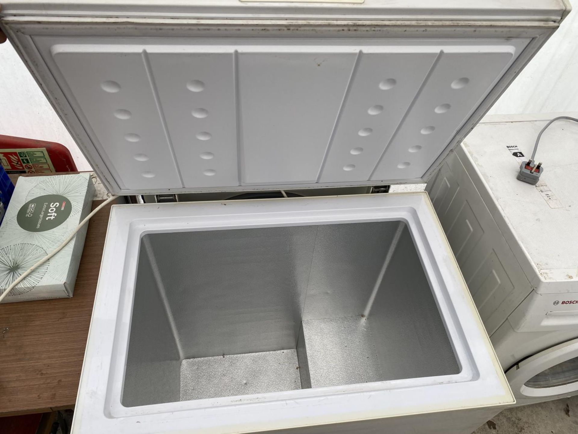 A WHITE LOGIK CHEST FREEZER - Image 2 of 2