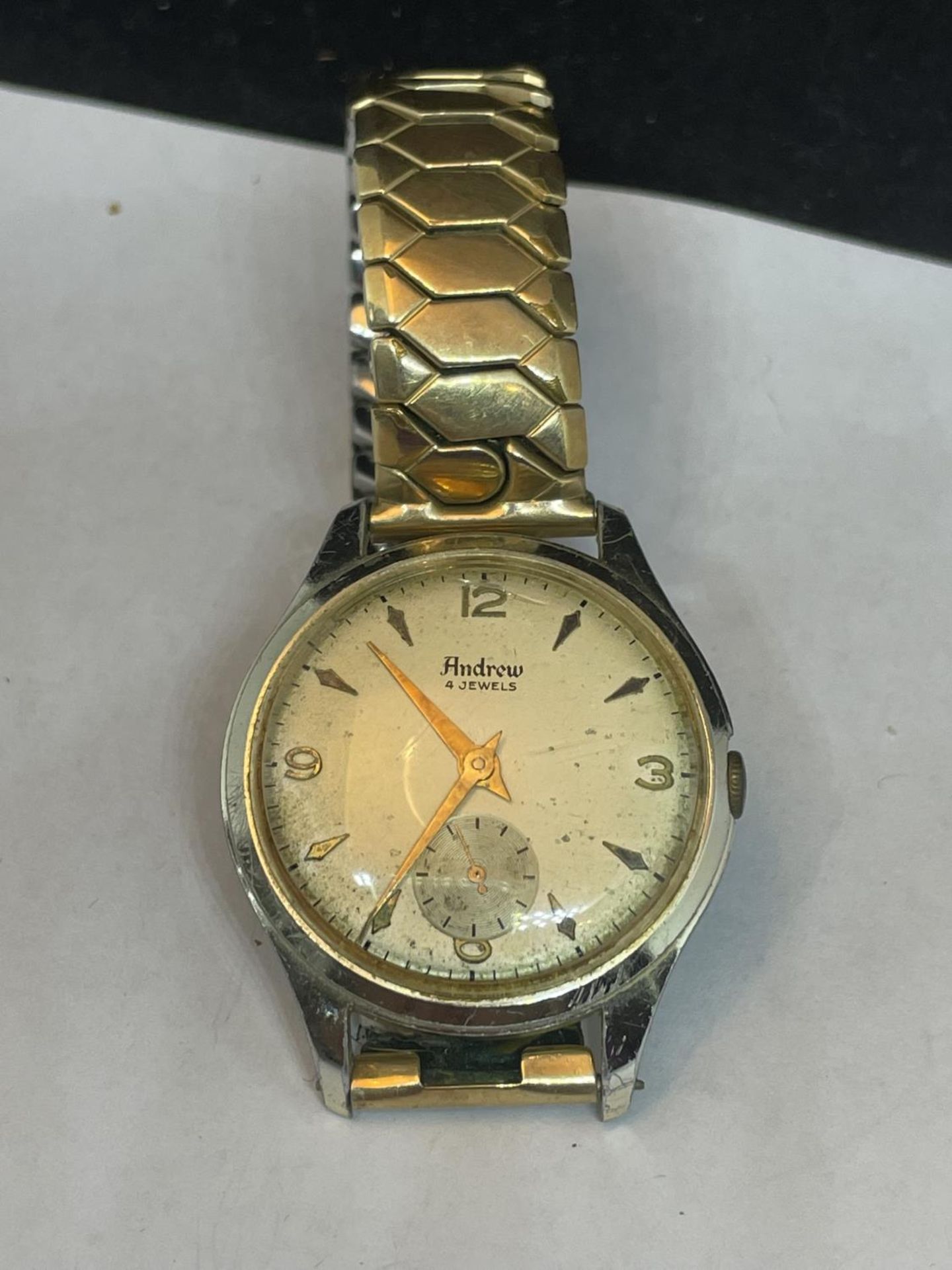 A VINTAGE ANDREW 4 JEWELS WRISTWATCH SEEN WORKING BUT NO WARRANTY