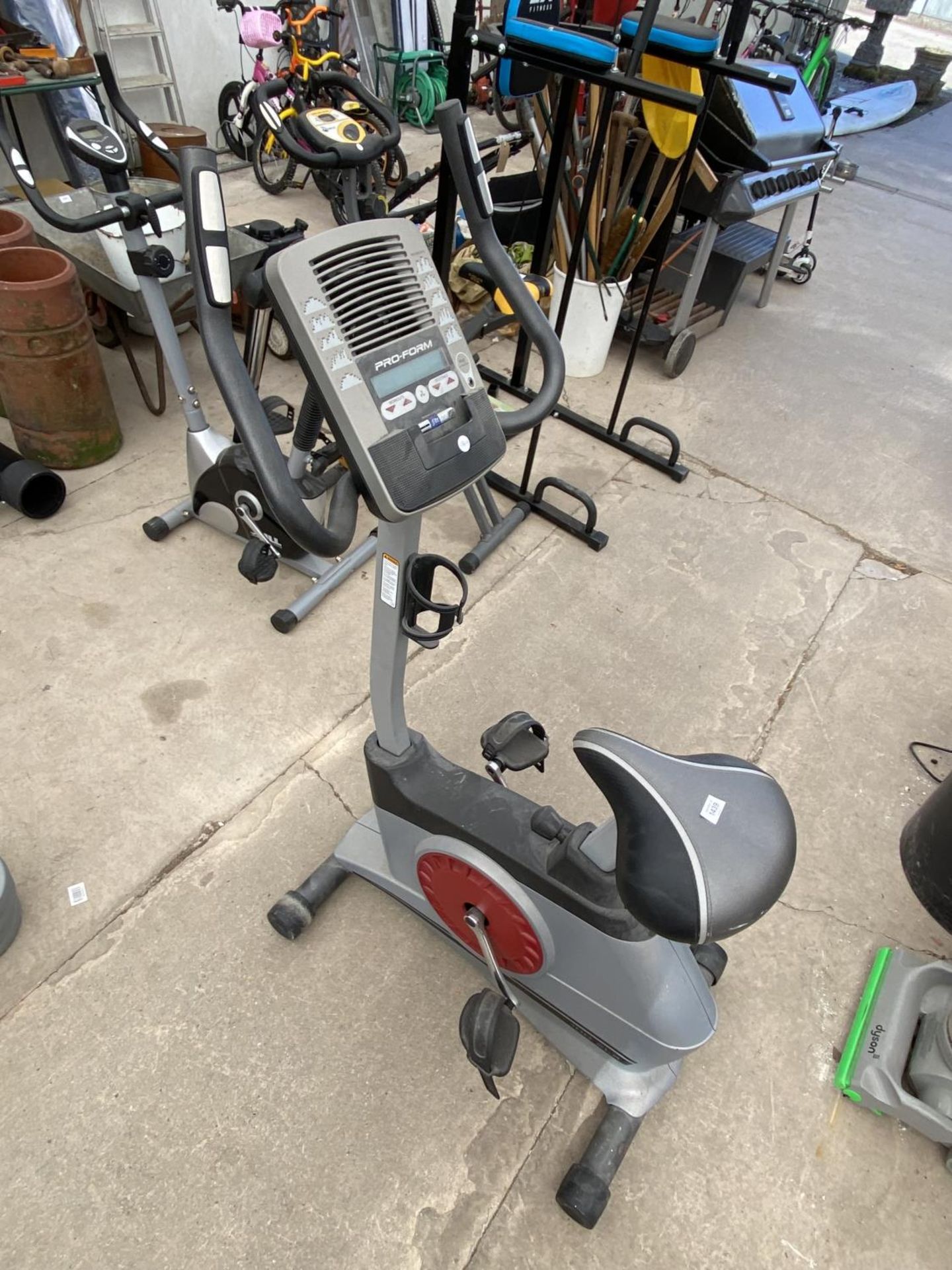 A PRO FORM 100 ZLX EXERCISE BIKE - Image 2 of 5