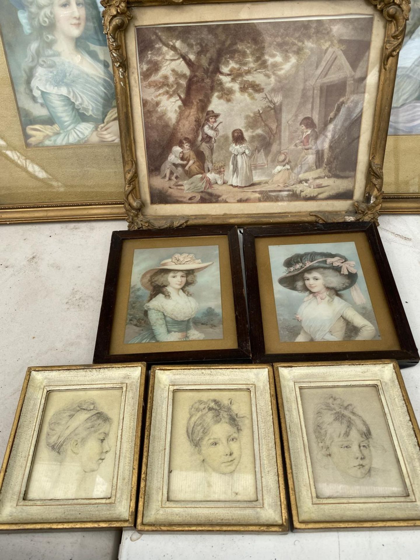 AN ASSORTMENT OF VINTAGE FRAMED PRINTS AND PICTURES - Image 2 of 5