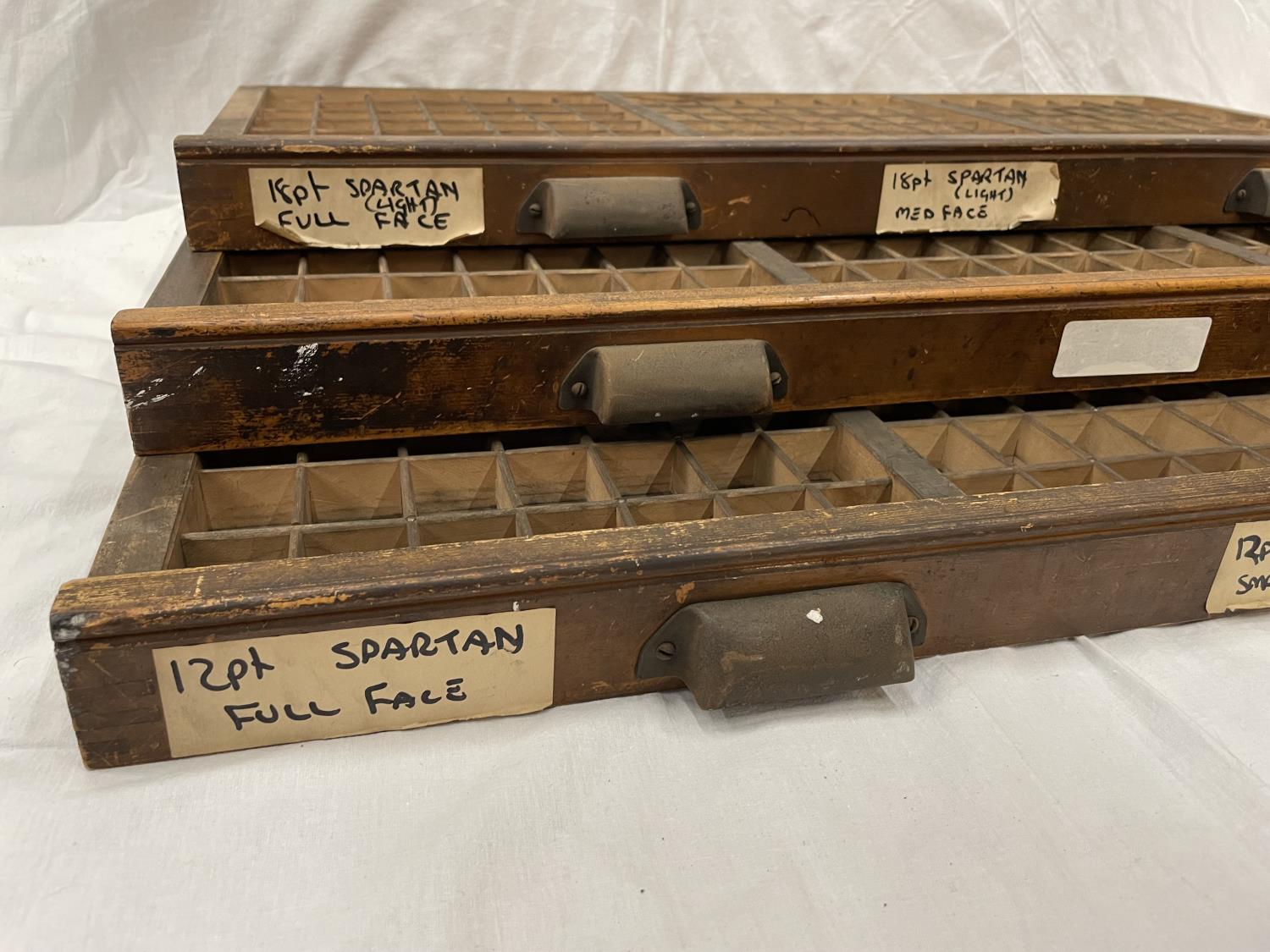 THREE VINTAGE PRINTER DRAWERS - Image 4 of 5