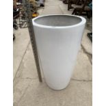 A ROUND WHITE FIBRE GLASS GARDEN PLANTER (H:59CM)