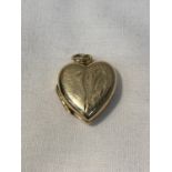 A 9CT GOLD HEART LOCKET GROSS WEIGHT 2.9G