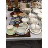 A QUANTITY OF CHINA AND CERAMIC ITEMS TO INCLUDE CHINA CUPS, SAUCERS, PLATES, BLUE AND WHITE
