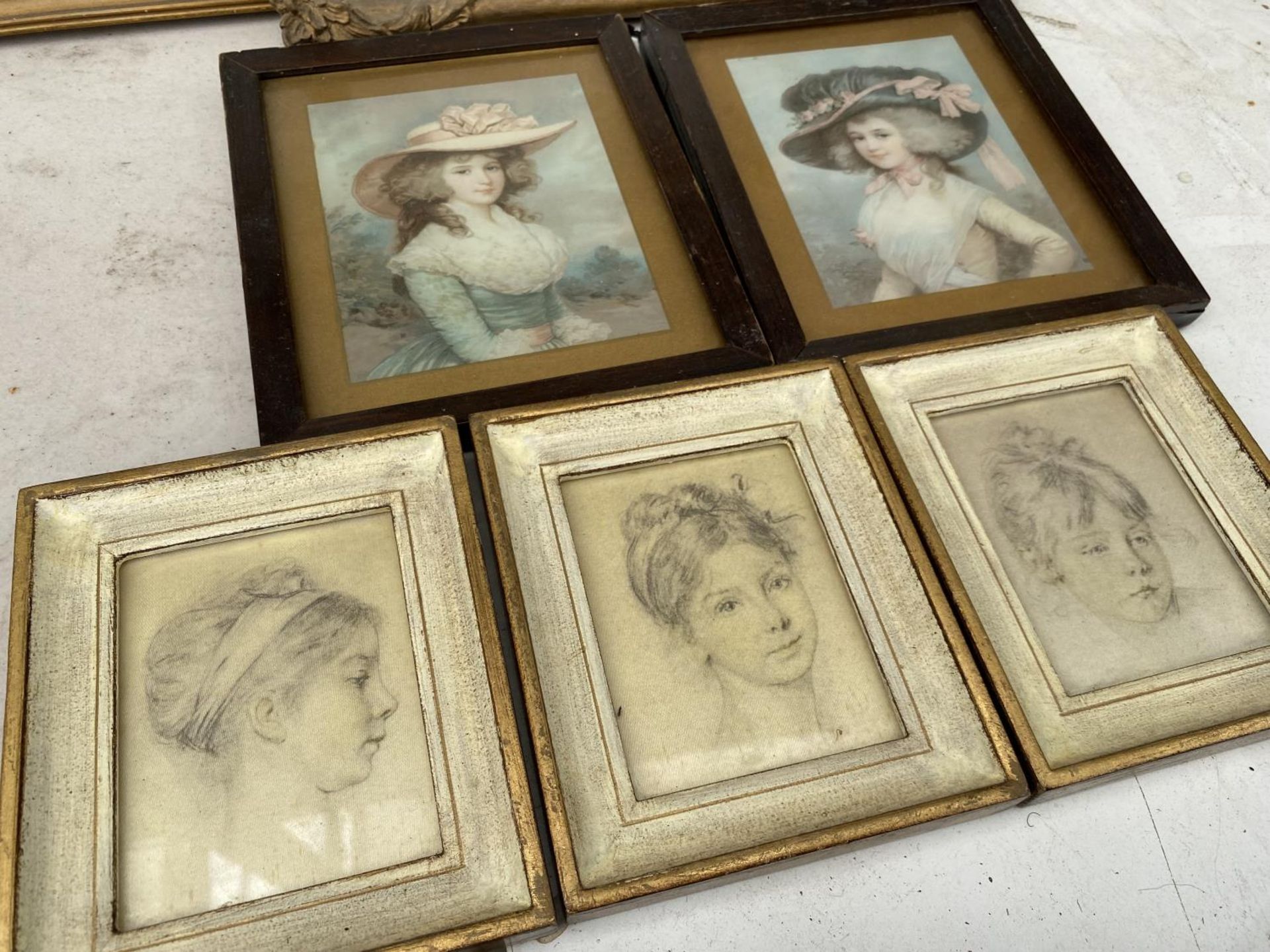 AN ASSORTMENT OF VINTAGE FRAMED PRINTS AND PICTURES - Image 5 of 5