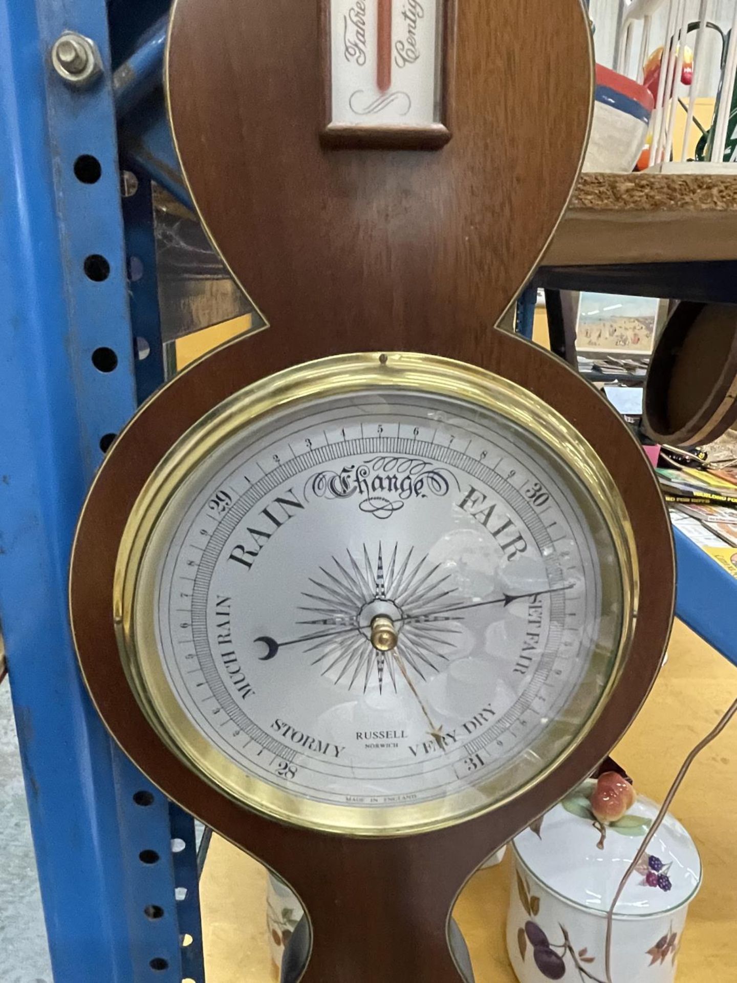 A RUSSELL NORWICH MAHOGANY CASED BAROMETER IN AS NEW CONDITION WITH BRASS FIXINGS AND DIAL - Image 3 of 4