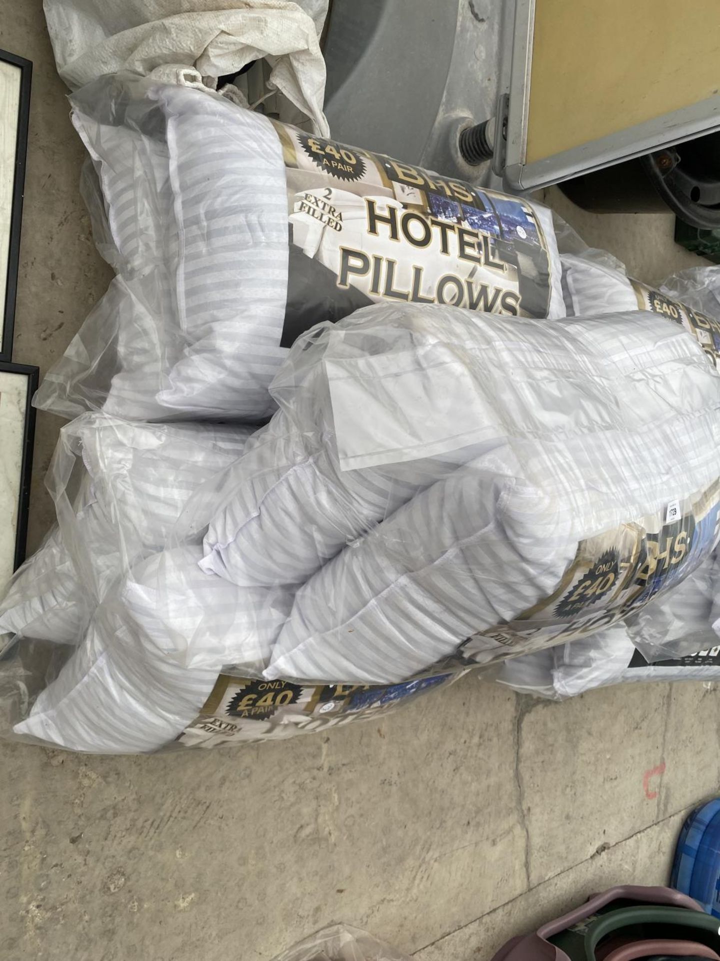 SIX AS NEW BHS HOTEL PILLOWS