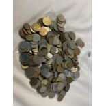 A BAG CONTAINING APPROXIMATELY FOUR HUNDRED MIXED INTERNATIONAL COINS