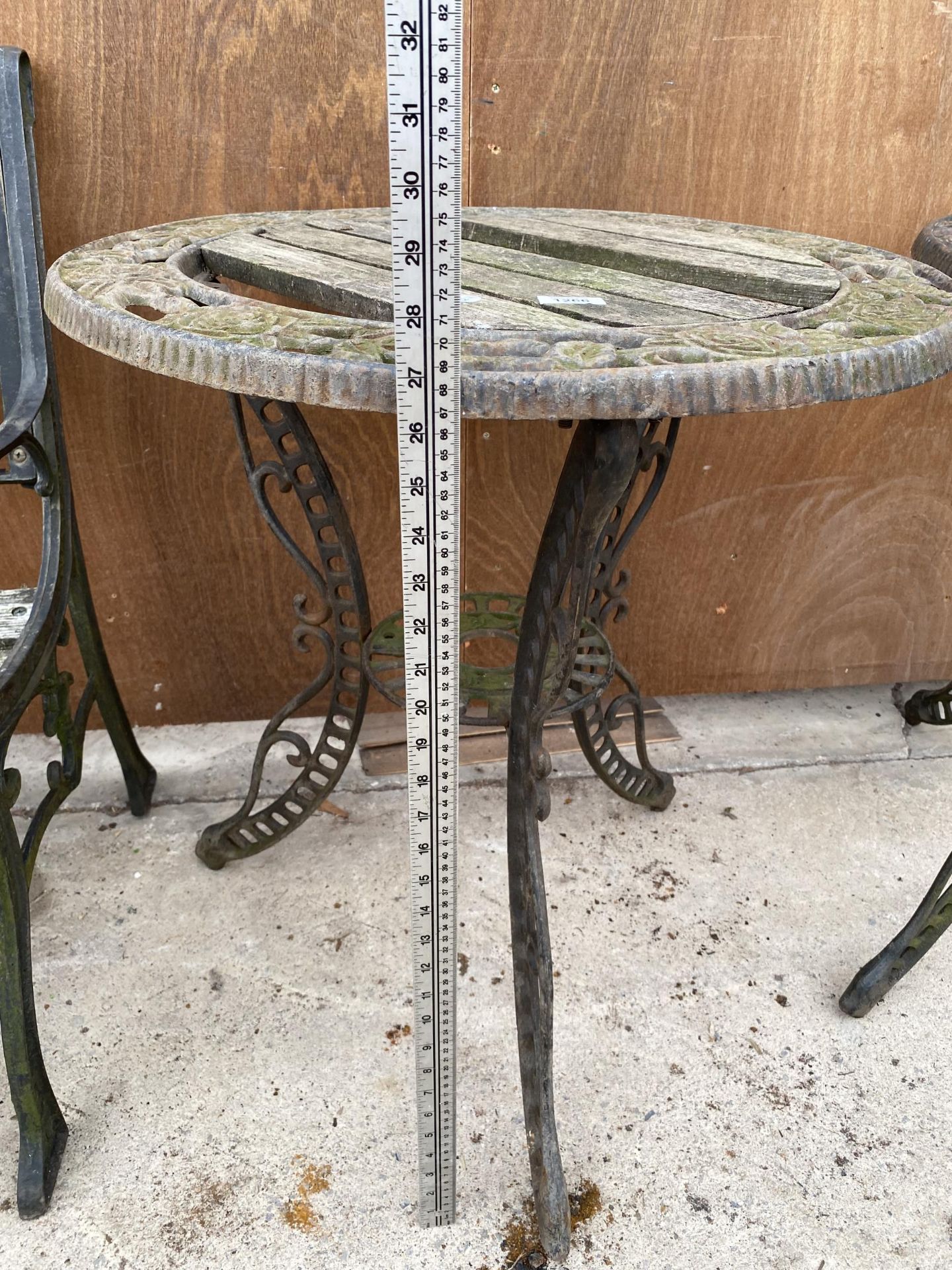 A VINTAGE CAST IRON BISTRO TABLE FOR RESTORATION - Image 3 of 4