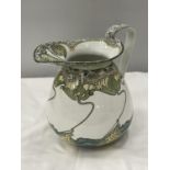 A DOULTON BURSLEM KELMSCOT WATER LILY JUG HEIGHT 22CM