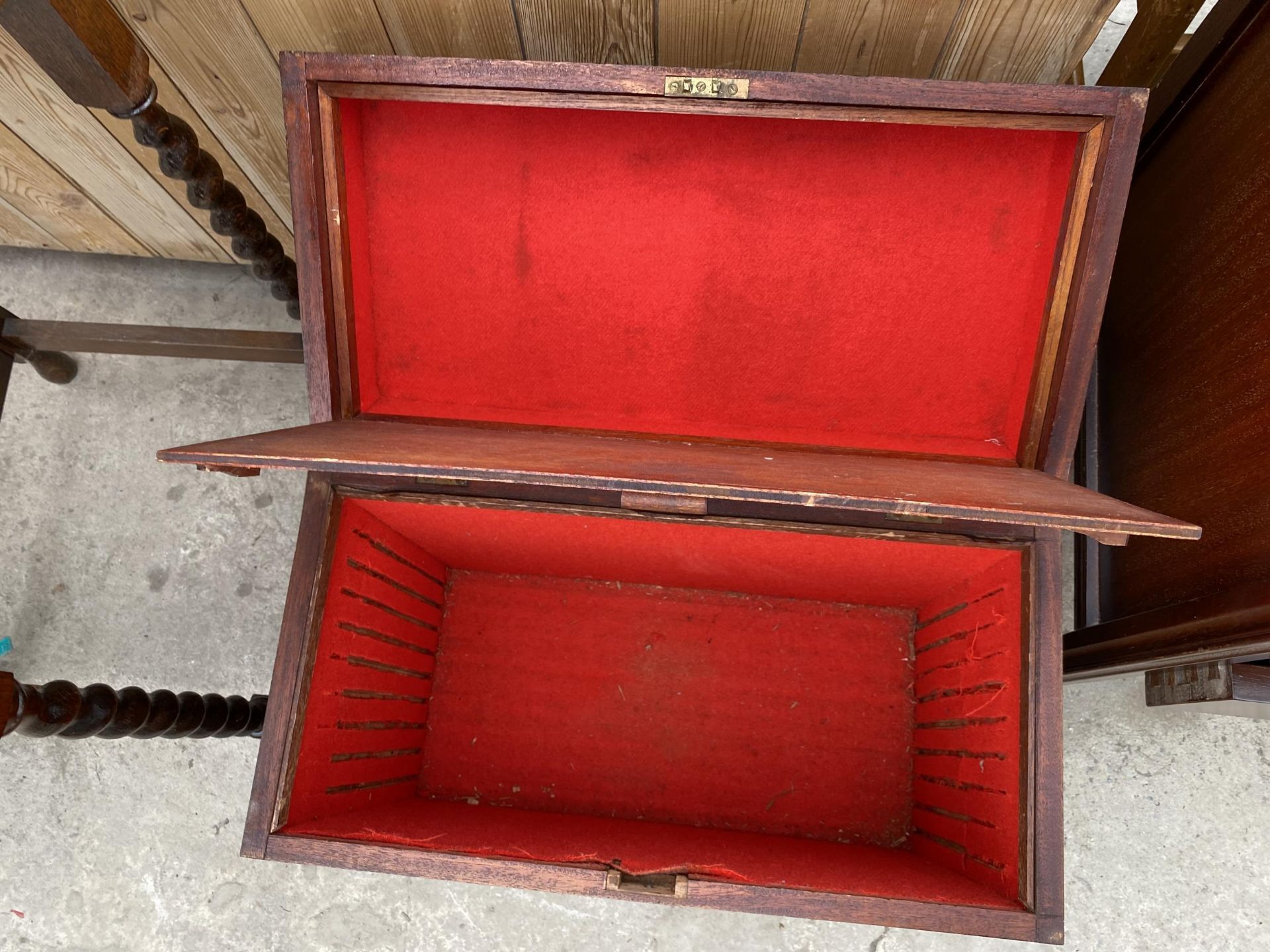A 19TH CENTURY MAHOGANY STORAGE BOX, 20.5" WIDE - Image 4 of 4