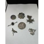 SIX ASSORTED BROOCHES SOME SILVER