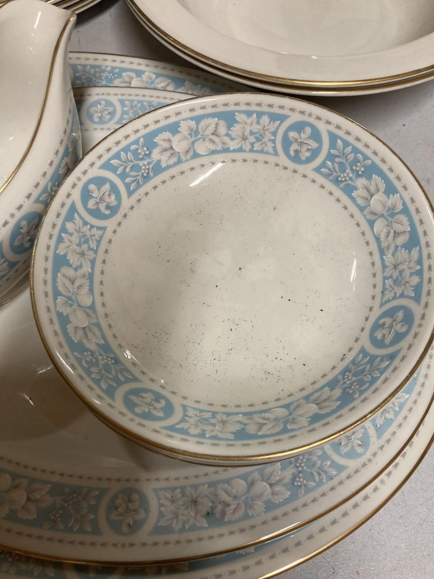 A QUANTITY OF ROYAL DOULTON 'HAMPTON COURT' TO INCLUDE MEAT PLATES, DINNER AND SIDE PLATES, SOUP - Image 2 of 3