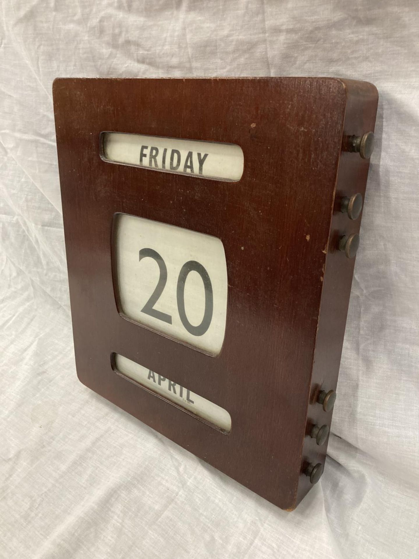 A VINTAGE MAHOGANY CASED WALL MOUNTED PERPETUAL CALENDAR 27CM X 30.5CM - Image 2 of 4