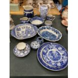 A QUANTITY OF BLUE AND WHITE POTTERY TO INCLUDE BOOTHS 'BRITISH SCENERY', ROYAL DOULTON 'WILLOW',