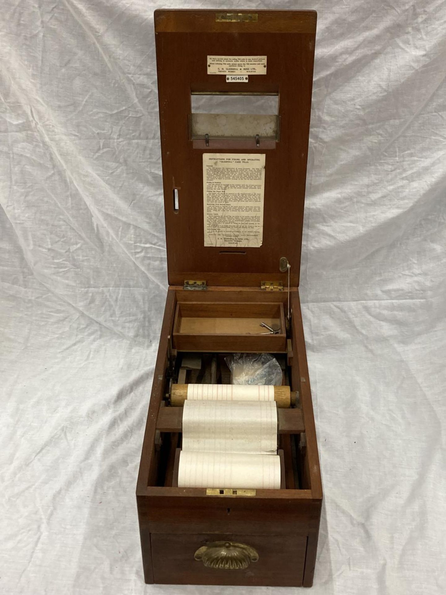 A VINTAGE MAHOGANY CASH REGISTER WITH BRASS HANDLED DRAWER, MADE BY GLEDHILL HALIFAX, COMES WITH TWO - Image 2 of 13