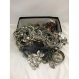 A BOX CONTAINING A QUANTITY OF WHITE METAL COSTUME JEWELLERY TO INCLUDE NECKLACES, BANGLES BROOCHES,