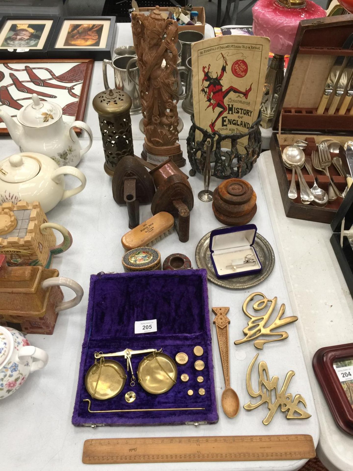 A QUANTITY OF ITEMS TO INCLUDE BOXED JEWELLERY SCALES AND WEIGHTS, IRONS, BRASSWARE, ETC