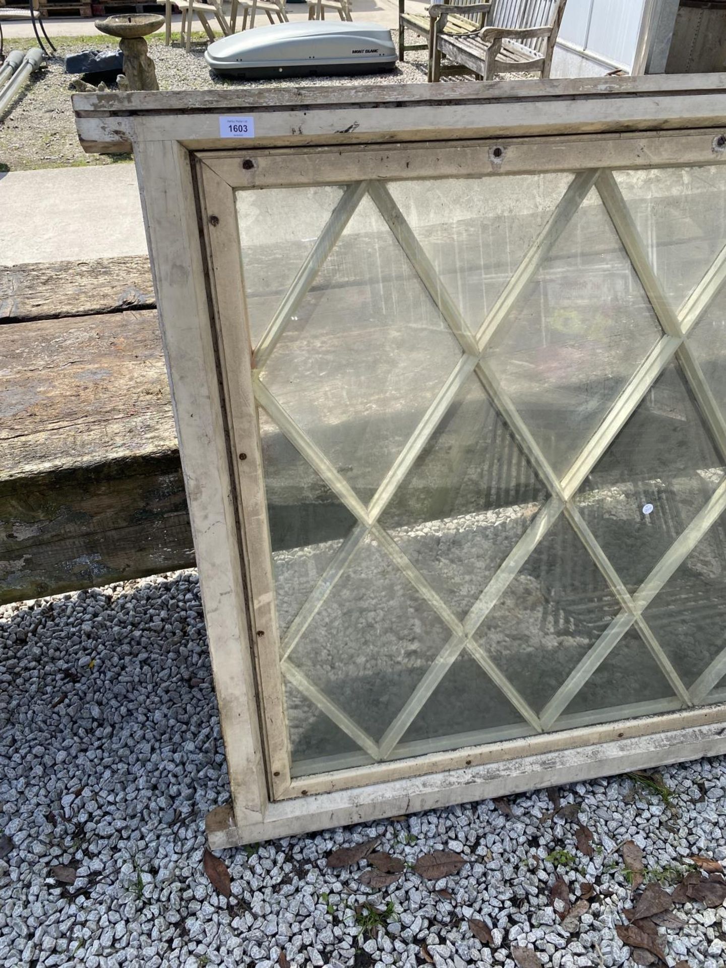 A VINTAGE WOODEN FRAMED WINDOW - Image 2 of 3