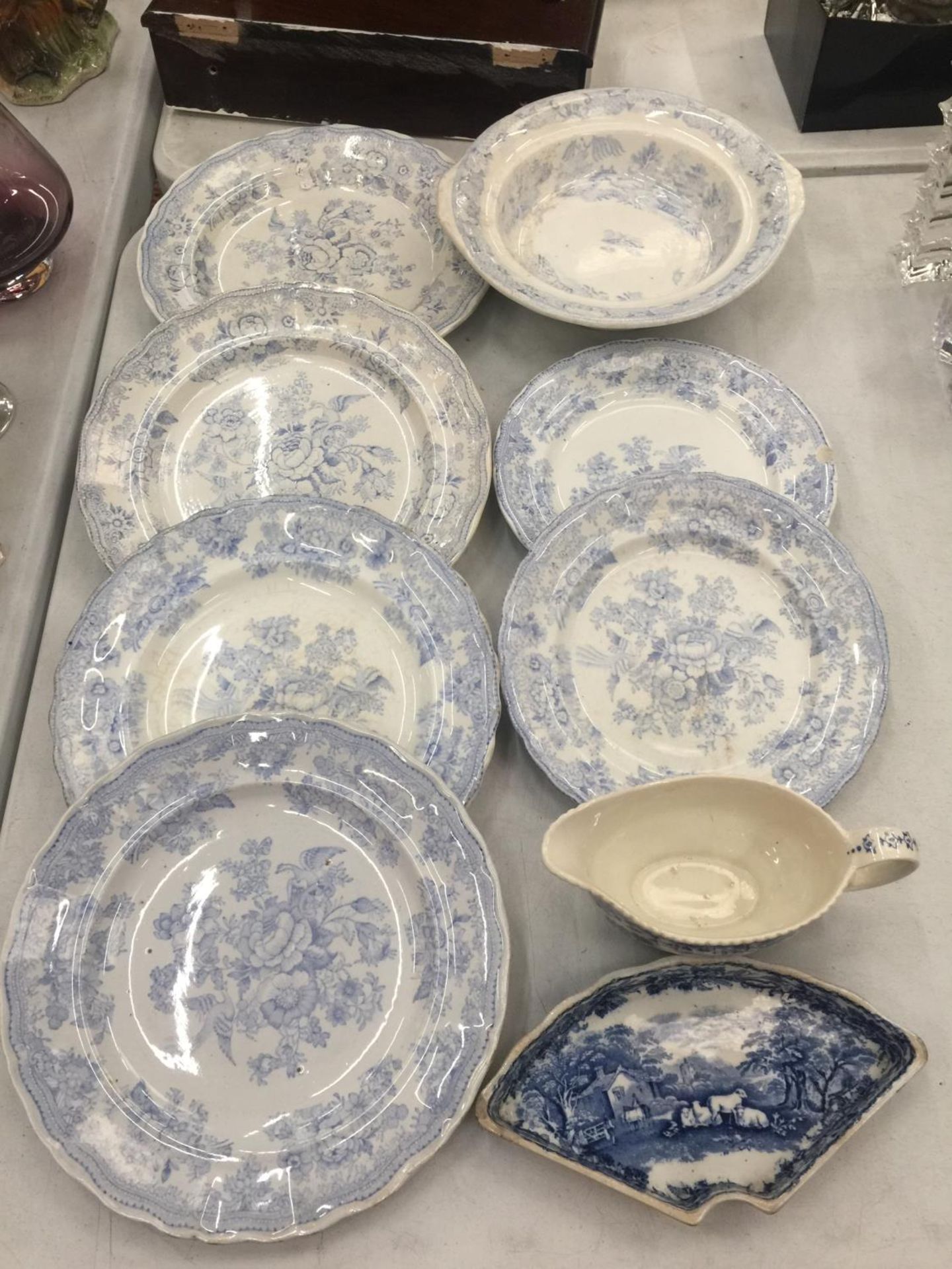 A COLLECTION OF VINTAGE BLUE AND WHITE PLATES, BOWL, JUG, ETC TO ICLUDE BOOTHS 'BRITISH SCENERY',