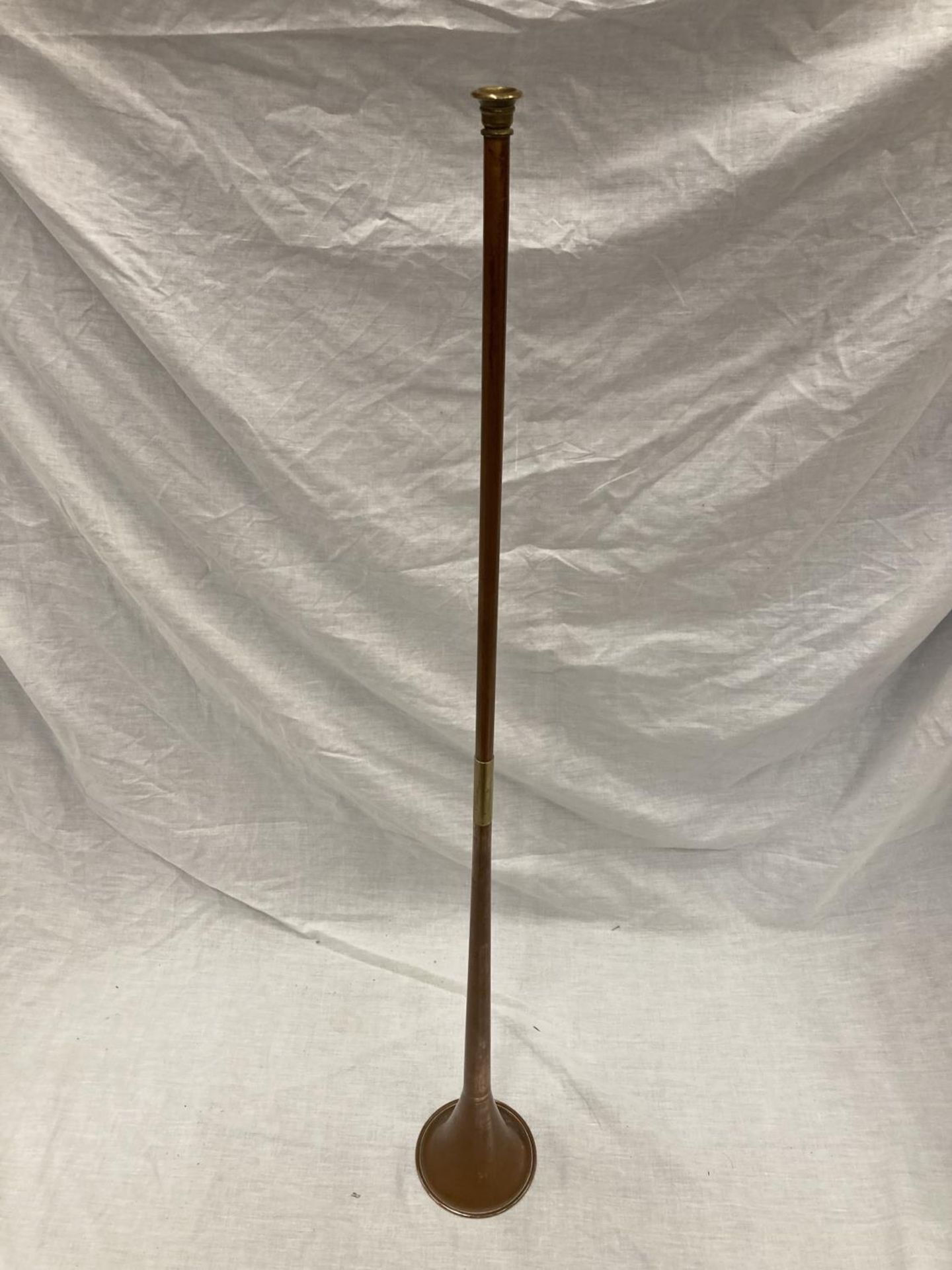 A LONG COPPER HUNTING HORN LENGTH 93.5CM - Image 3 of 3